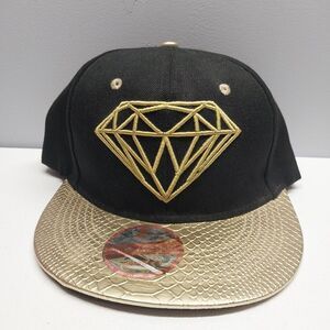 New League Snapback Hat Black Gold Diamond Logo Textured Brim Streetwear